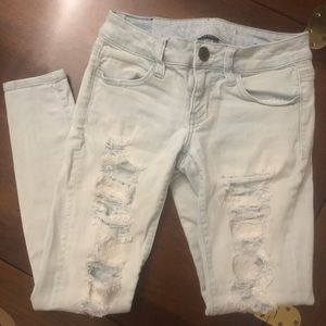 American Eagle ripped light blue jeans size 0.